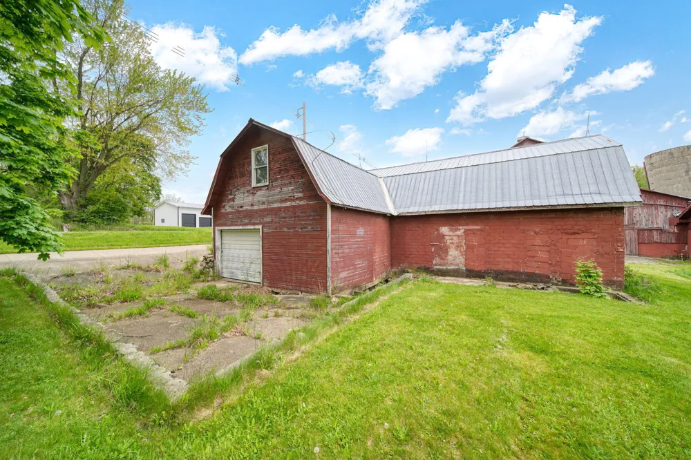 5280 Jefferson Road Clarklake, MI 49234