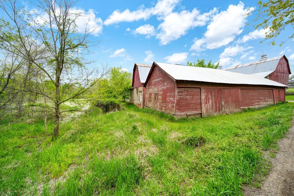 5280 Jefferson Road Clarklake, MI 49234