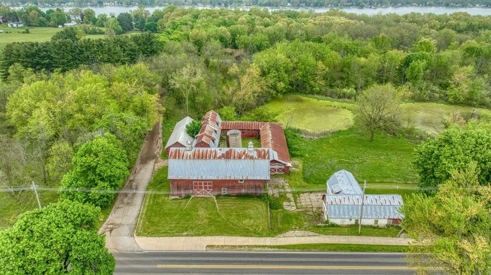 5280 Jefferson Road Clarklake, MI 49234