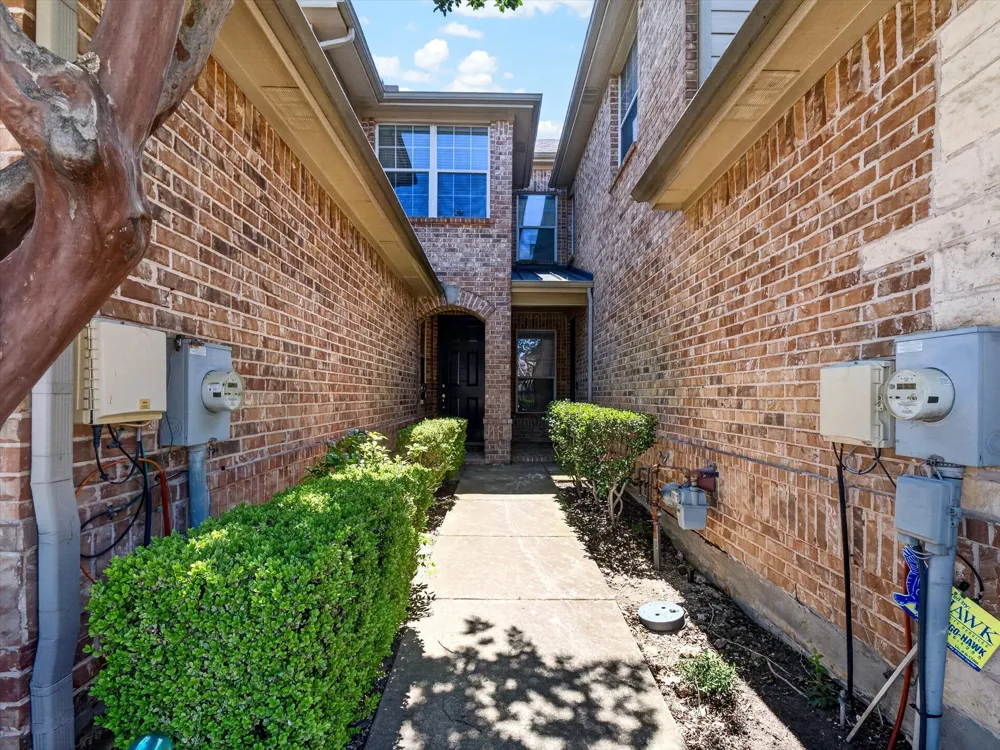 1828 Branch Trail Carrollton, TX 75007