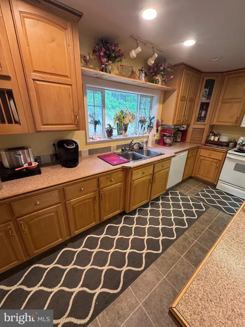 155 FOXDALE LANE Maysville, WV 26833