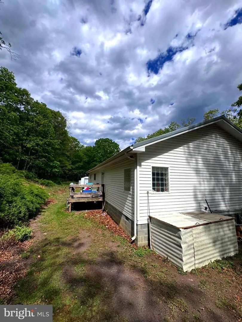 155 FOXDALE LANE Maysville, WV 26833