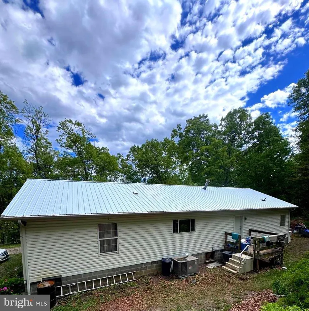 155 FOXDALE LANE Maysville, WV 26833