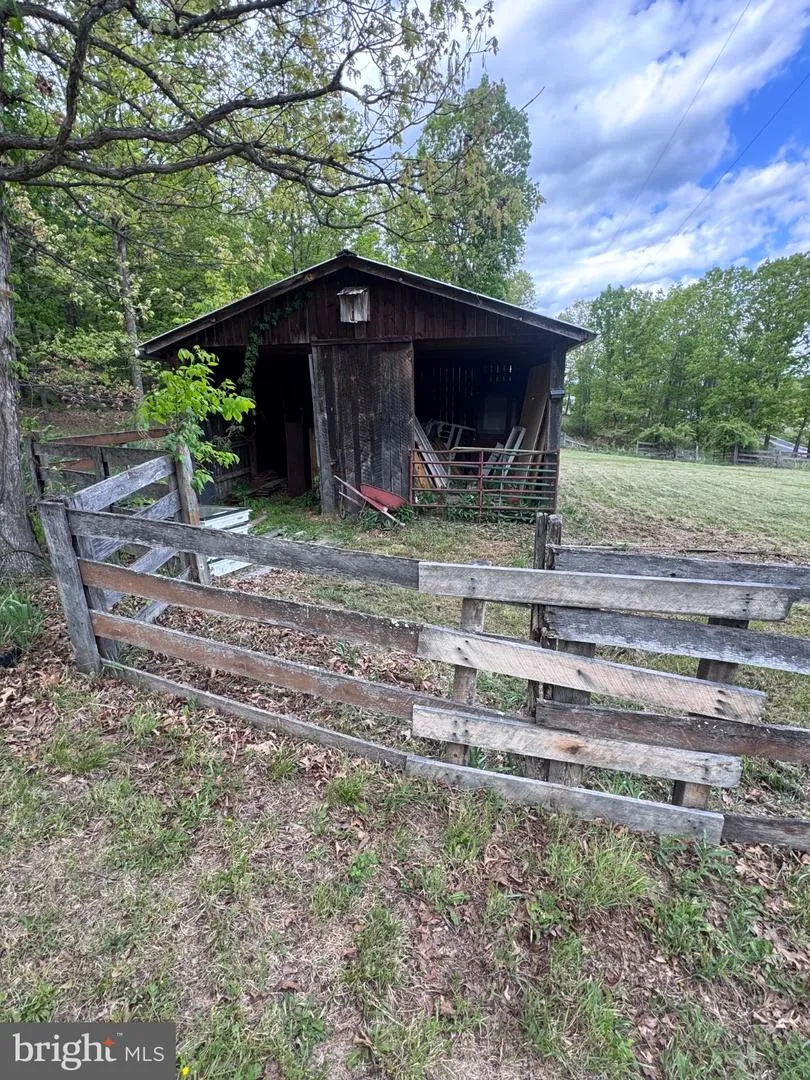 155 FOXDALE LANE Maysville, WV 26833