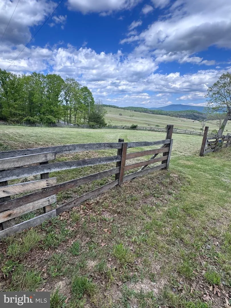 155 FOXDALE LANE Maysville, WV 26833