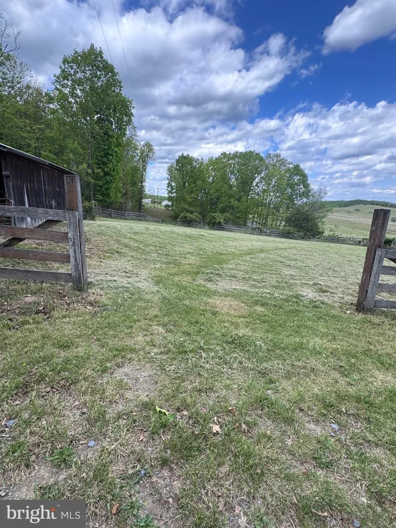 155 FOXDALE LANE Maysville, WV 26833