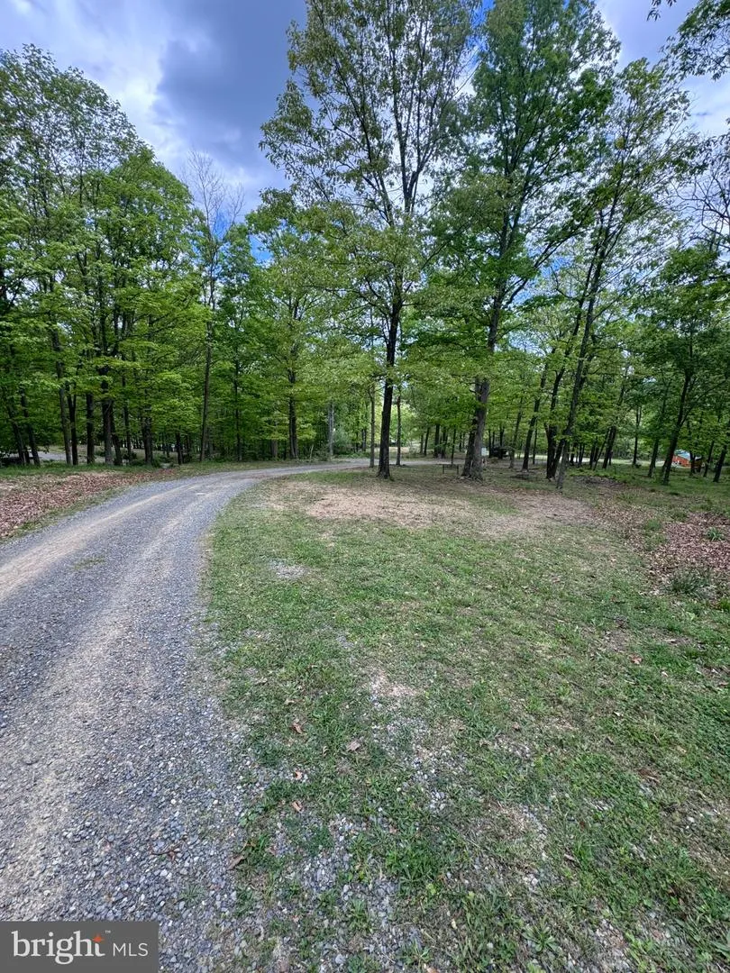 155 FOXDALE LANE Maysville, WV 26833