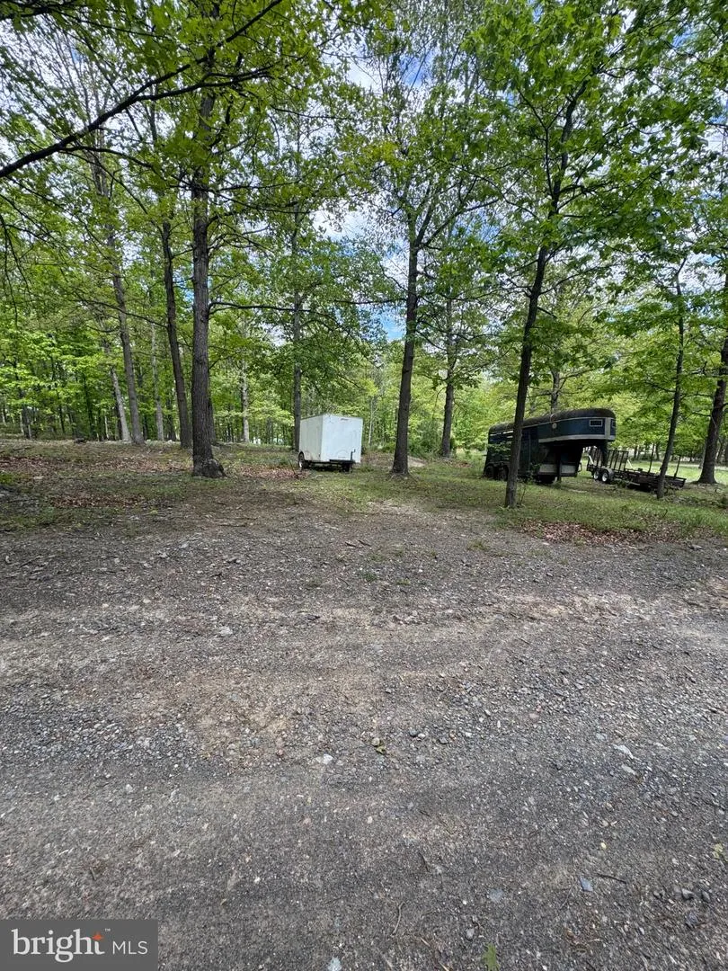 155 FOXDALE LANE Maysville, WV 26833