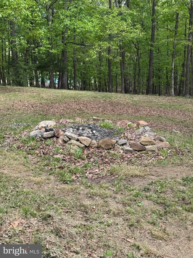155 FOXDALE LANE Maysville, WV 26833