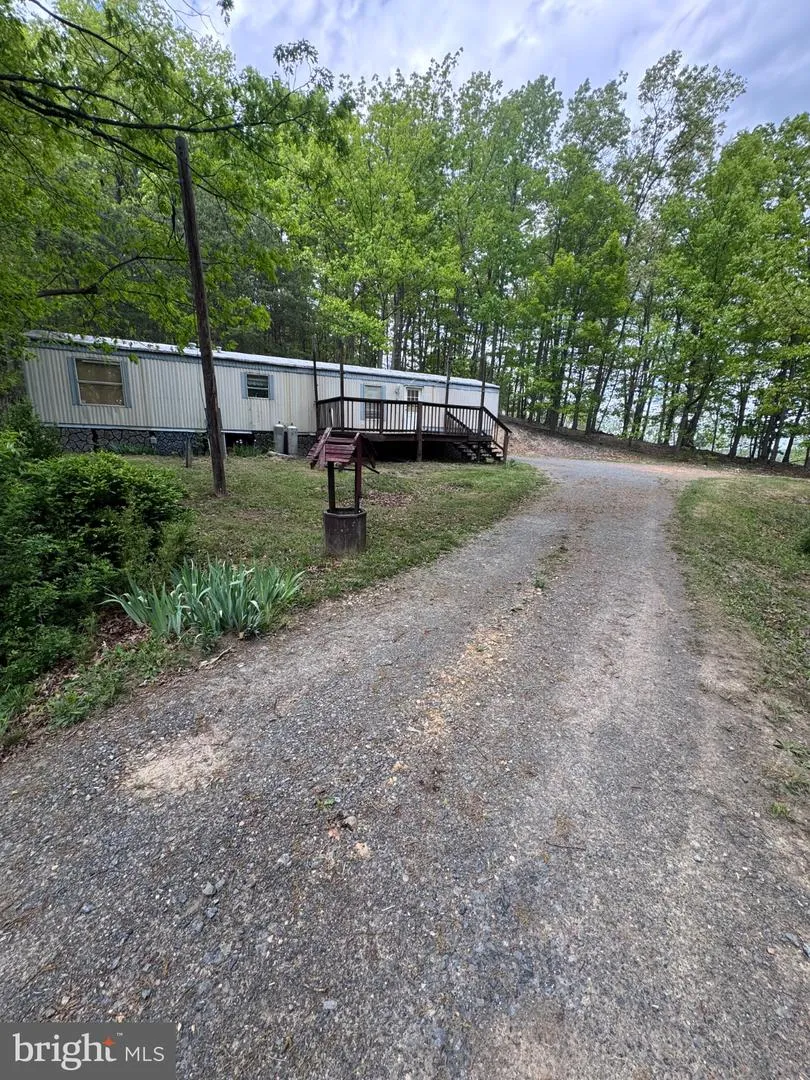 155 FOXDALE LANE Maysville, WV 26833