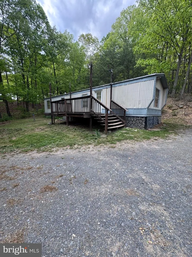 155 FOXDALE LANE Maysville, WV 26833