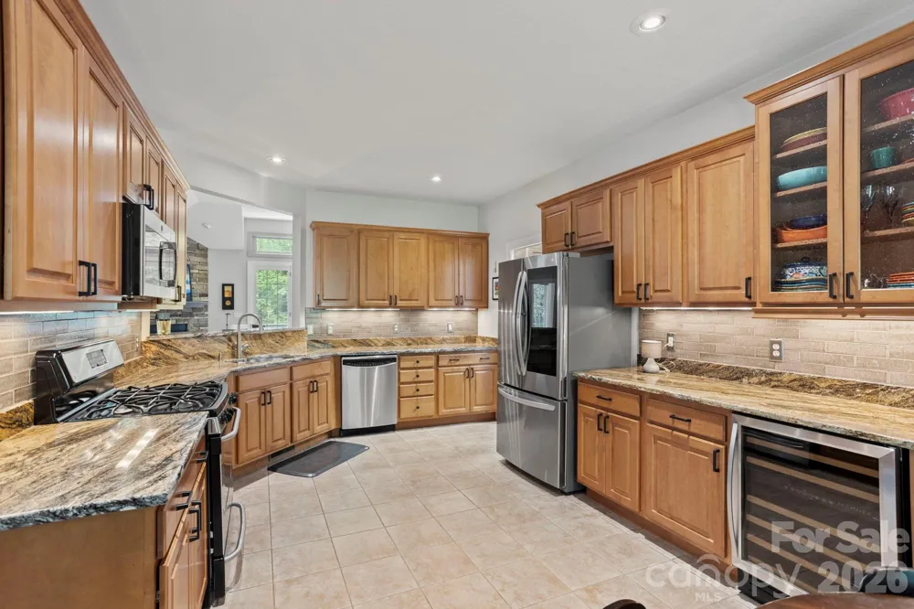 547 Pinnacle Peak Lane Flat Rock, NC 28731