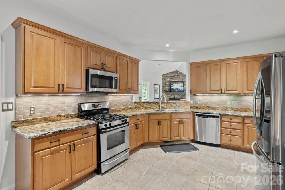 547 Pinnacle Peak Lane Flat Rock, NC 28731