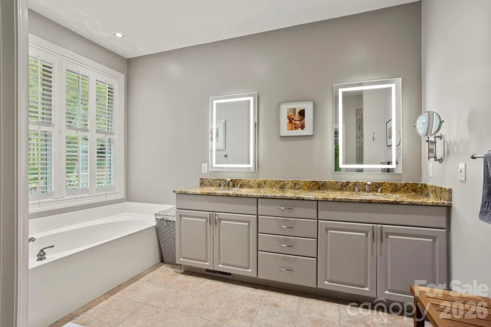 547 Pinnacle Peak Lane Flat Rock, NC 28731