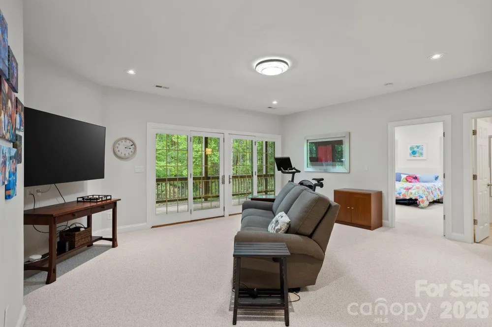 547 Pinnacle Peak Lane Flat Rock, NC 28731