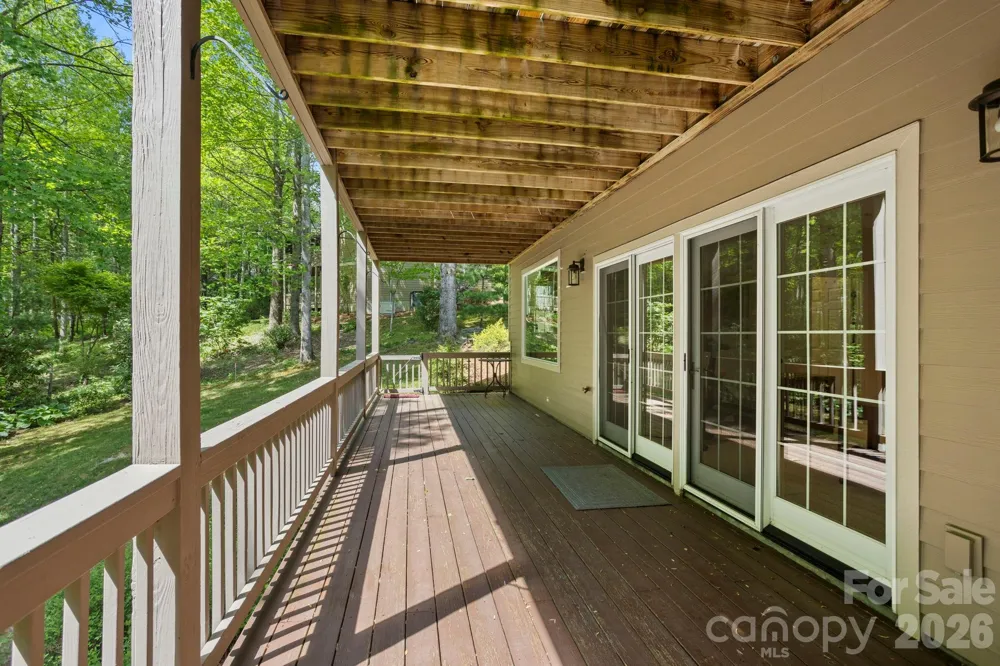 547 Pinnacle Peak Lane Flat Rock, NC 28731
