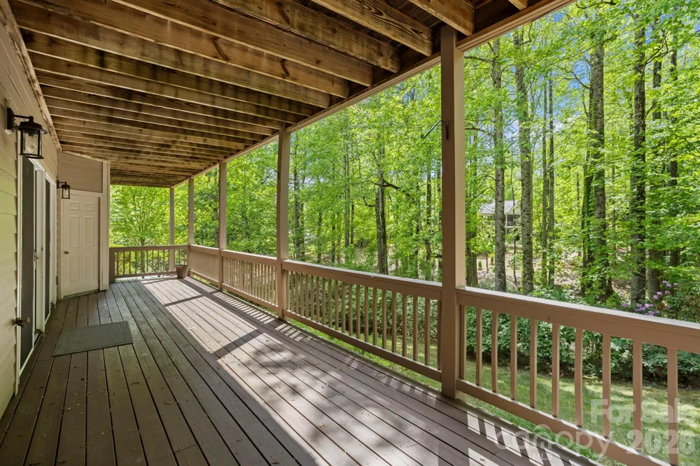 547 Pinnacle Peak Lane Flat Rock, NC 28731