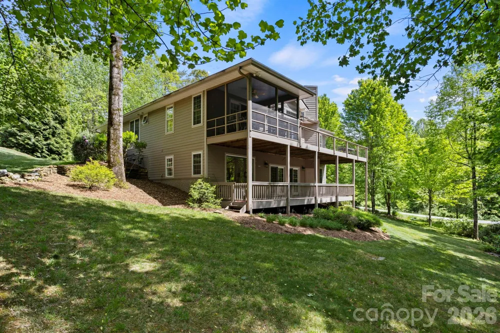 547 Pinnacle Peak Lane Flat Rock, NC 28731