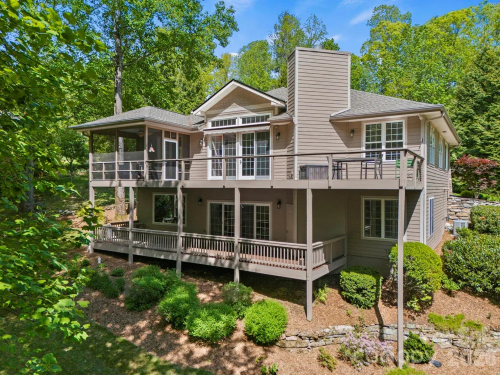 547 Pinnacle Peak Lane Flat Rock, NC 28731