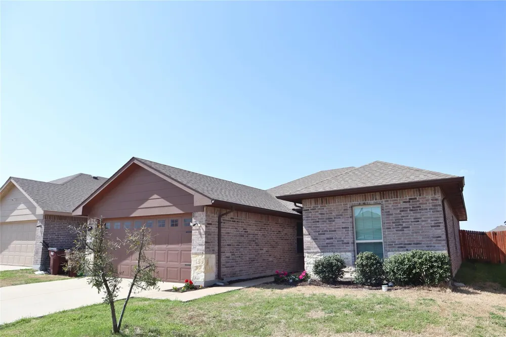 106 Cornell Avenue Farmersville, TX 75442