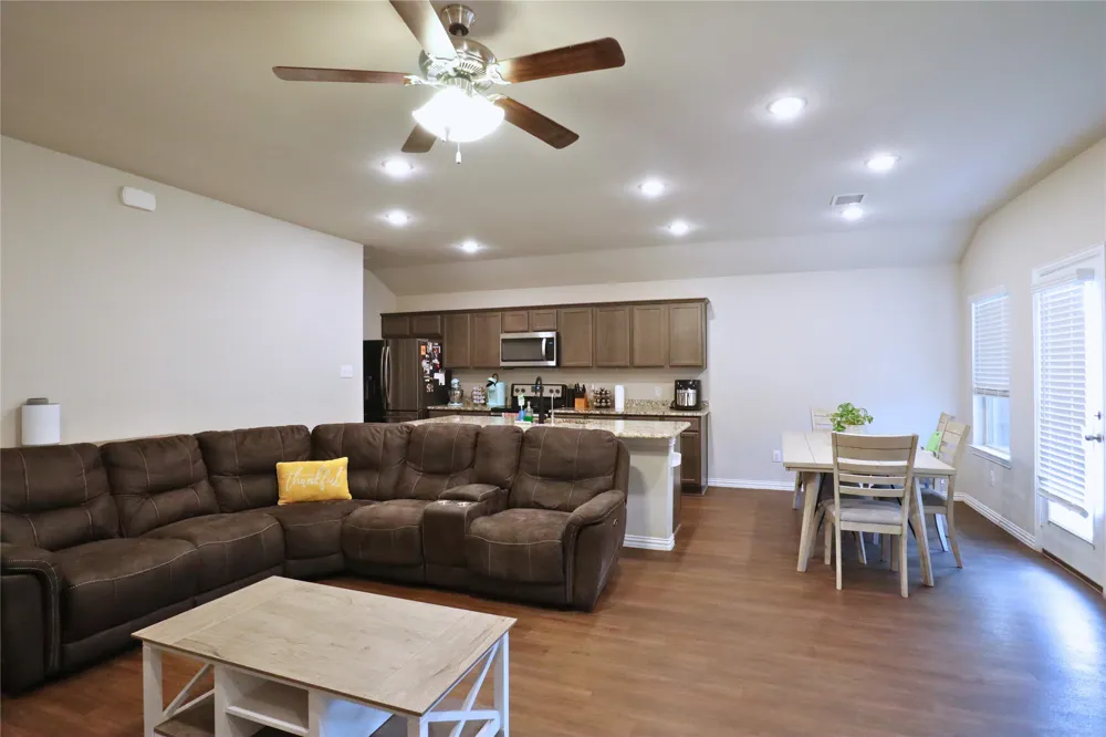 106 Cornell Avenue Farmersville, TX 75442