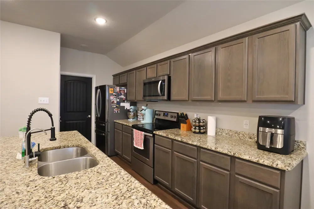 106 Cornell Avenue Farmersville, TX 75442