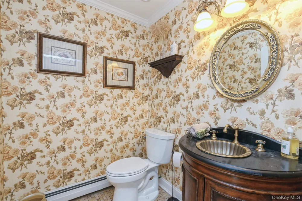 3 Clemson Lane Woodbury, NY 11797