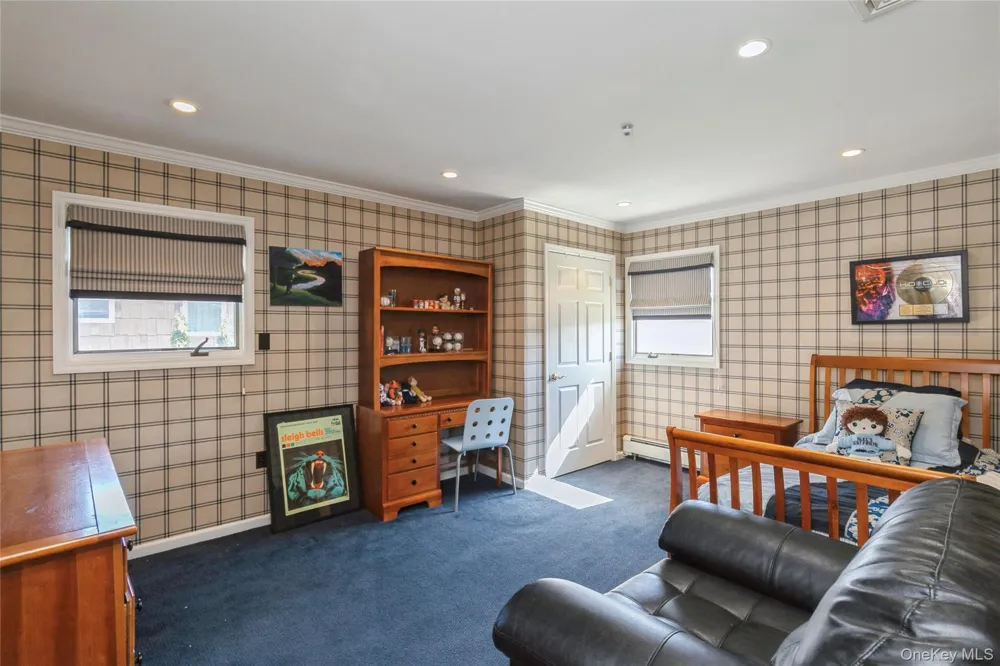 3 Clemson Lane Woodbury, NY 11797