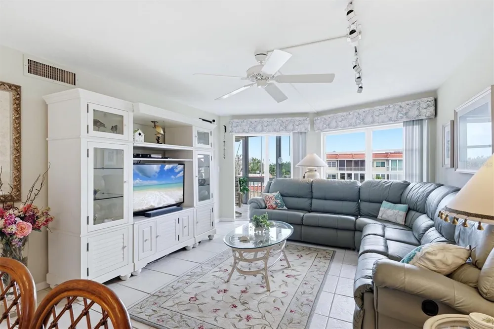 1215 S PORTOFINO DRIVE #406 Sarasota, FL 34242