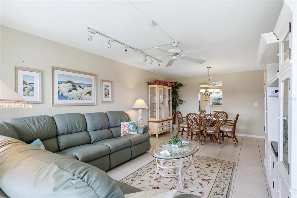 1215 S PORTOFINO DRIVE #406 Sarasota, FL 34242