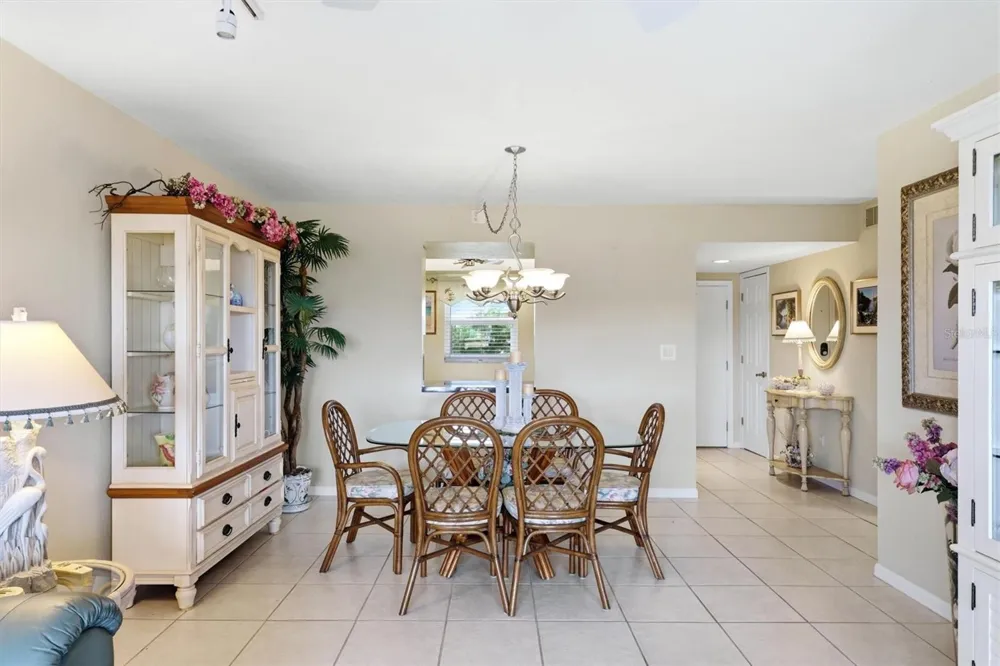 1215 S PORTOFINO DRIVE #406 Sarasota, FL 34242