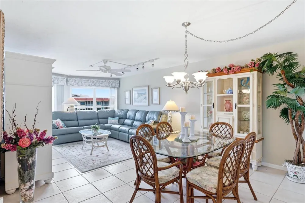 1215 S PORTOFINO DRIVE #406 Sarasota, FL 34242