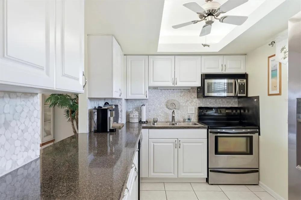 1215 S PORTOFINO DRIVE #406 Sarasota, FL 34242