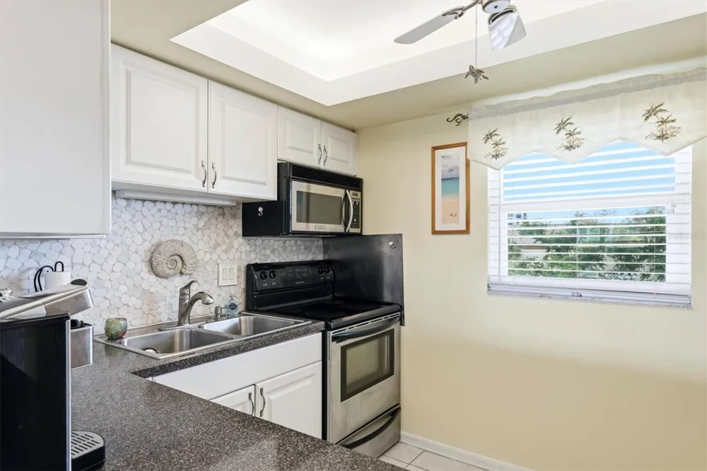 1215 S PORTOFINO DRIVE #406 Sarasota, FL 34242