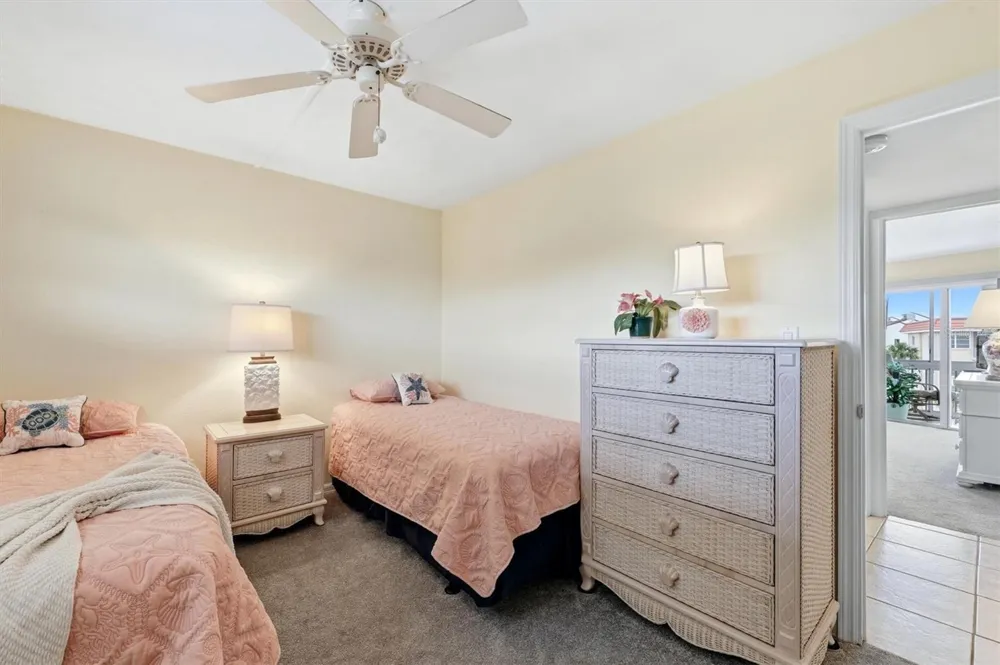 1215 S PORTOFINO DRIVE #406 Sarasota, FL 34242