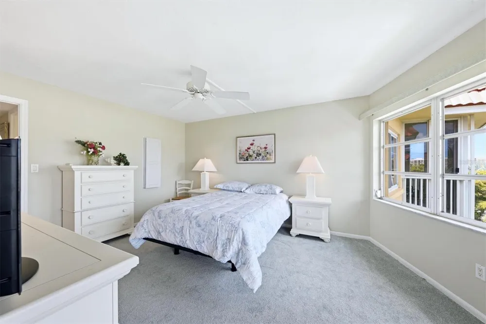 1215 S PORTOFINO DRIVE #406 Sarasota, FL 34242