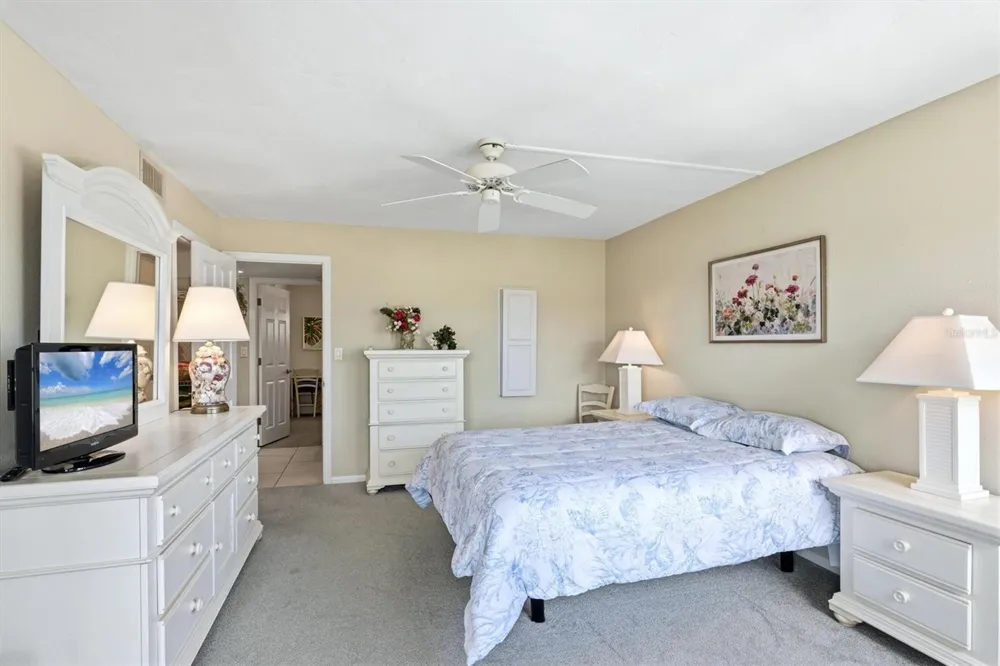 1215 S PORTOFINO DRIVE #406 Sarasota, FL 34242