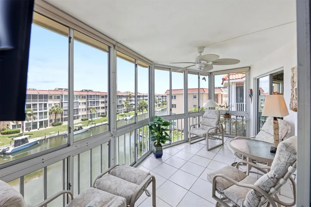 1215 S PORTOFINO DRIVE #406 Sarasota, FL 34242