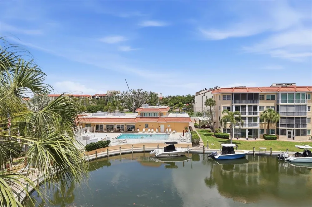 1215 S PORTOFINO DRIVE #406 Sarasota, FL 34242