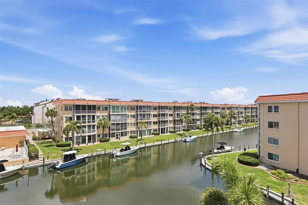 1215 S PORTOFINO DRIVE #406 Sarasota, FL 34242