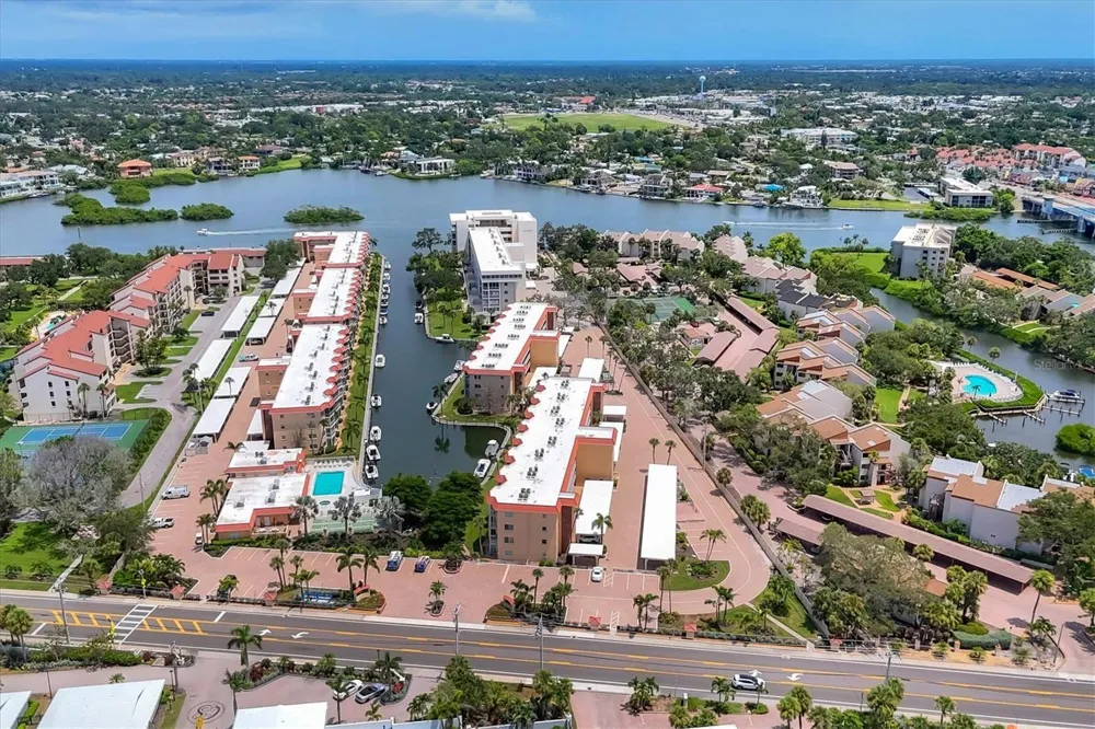 1215 S PORTOFINO DRIVE #406 Sarasota, FL 34242