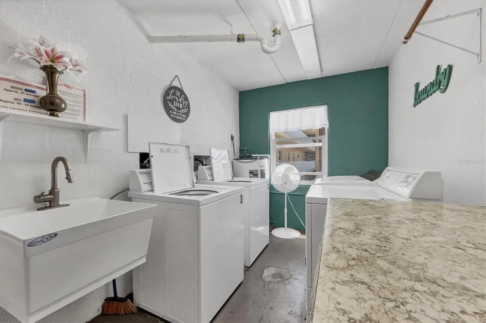 1215 S PORTOFINO DRIVE #406 Sarasota, FL 34242