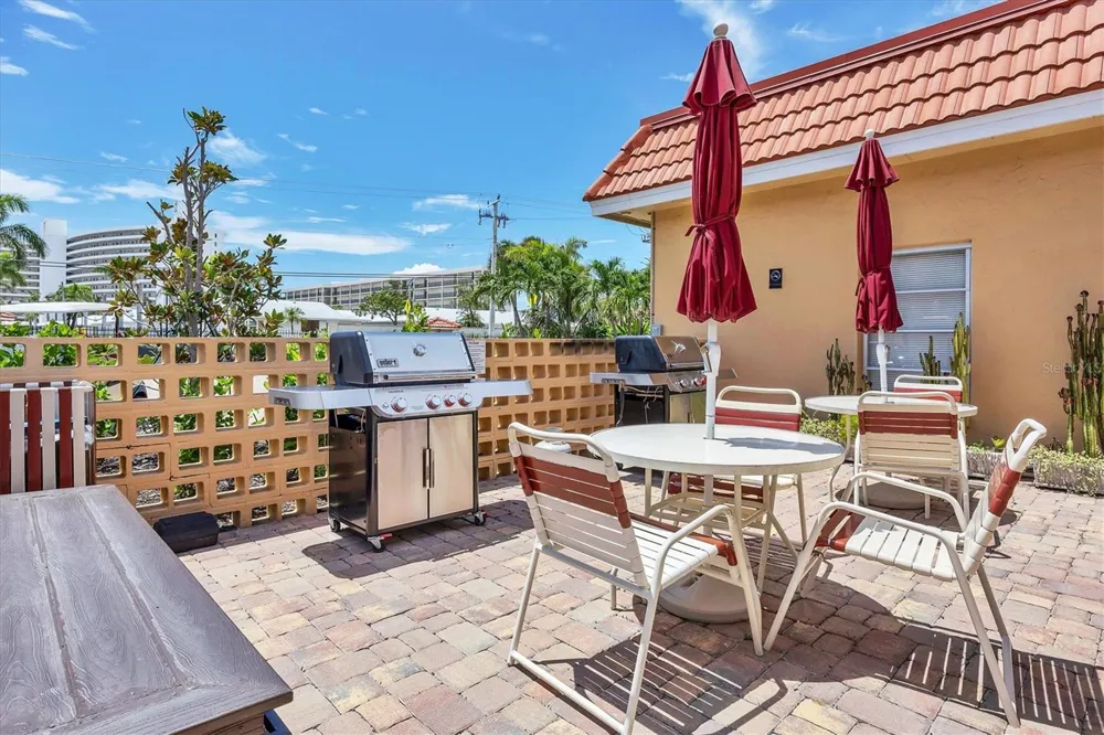 1215 S PORTOFINO DRIVE #406 Sarasota, FL 34242