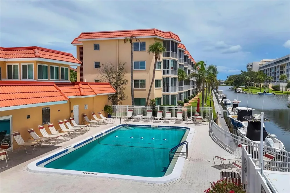 1215 S PORTOFINO DRIVE #406 Sarasota, FL 34242