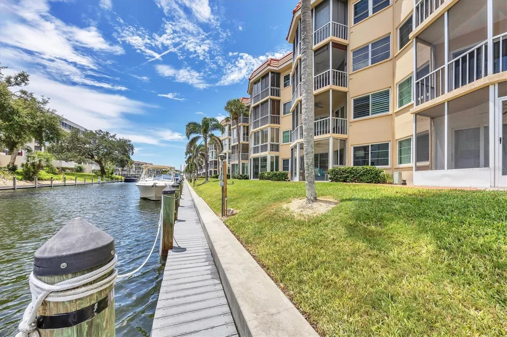 1215 S PORTOFINO DRIVE #406 Sarasota, FL 34242