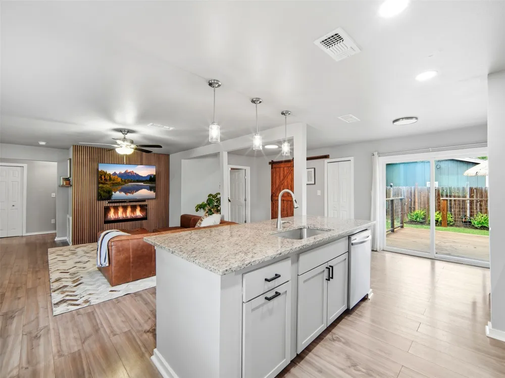 700 9th St Street Blanco, TX 78606