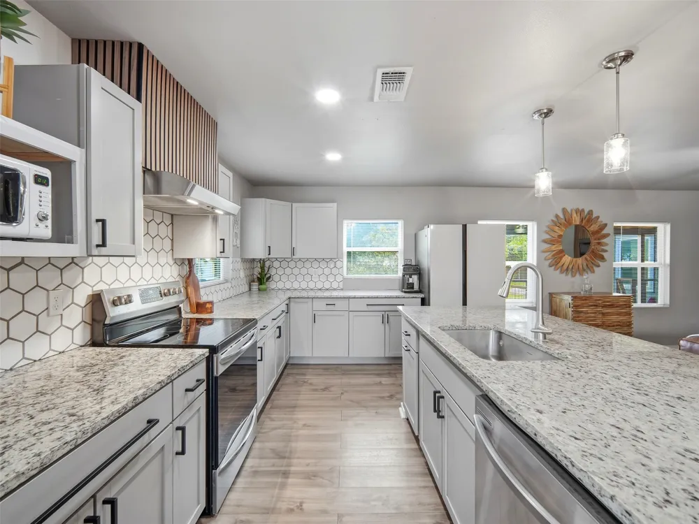 700 9th St Street Blanco, TX 78606