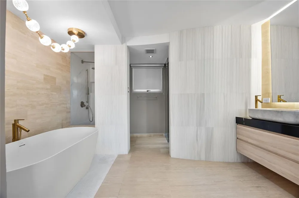 63 MIRSONIA STREET #401 San Juan, PR 00911