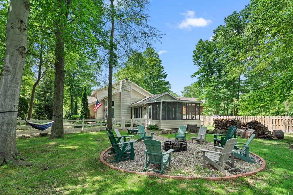 9177 Shady Lane Lakeside, MI 49116