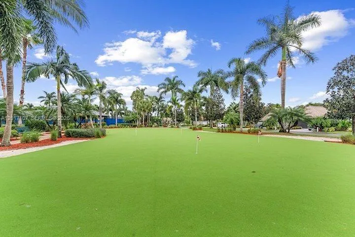 22 S Cortez Dr Margate, FL 33068